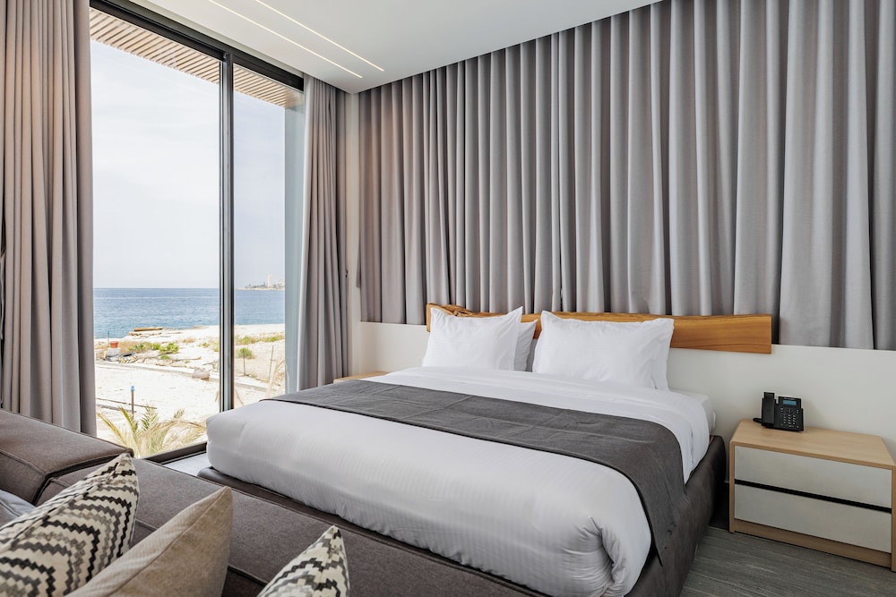 Middle Beach Hotel 13/49