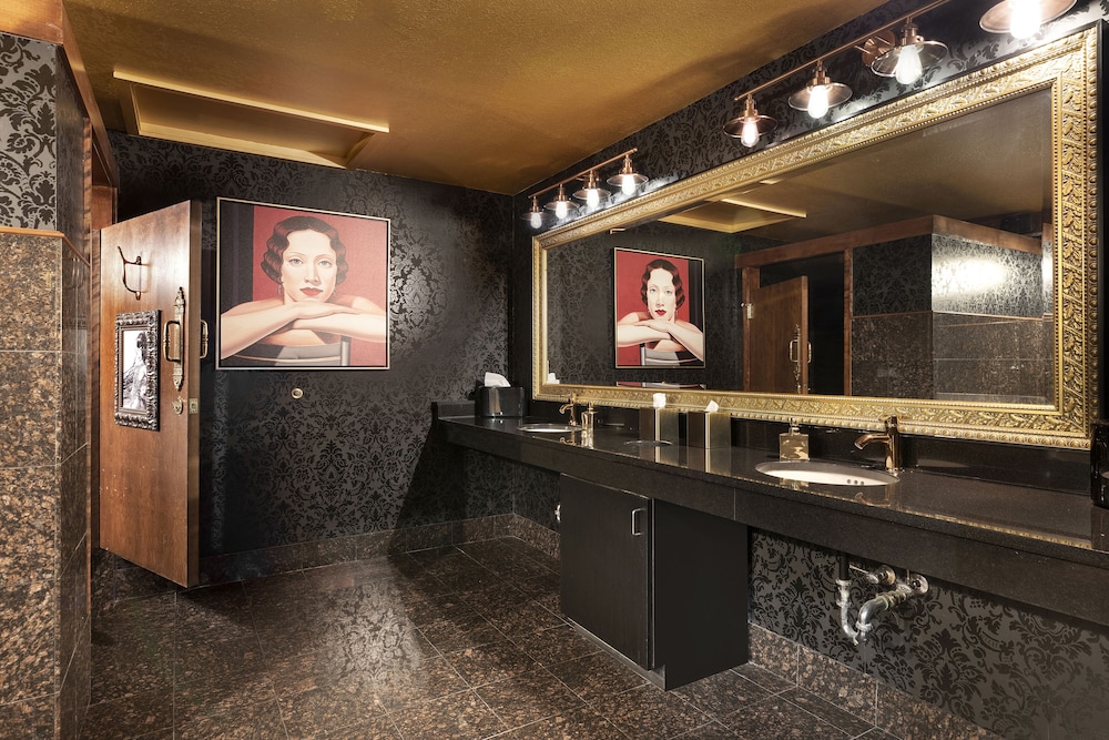 Des Lux Hotel 4/62