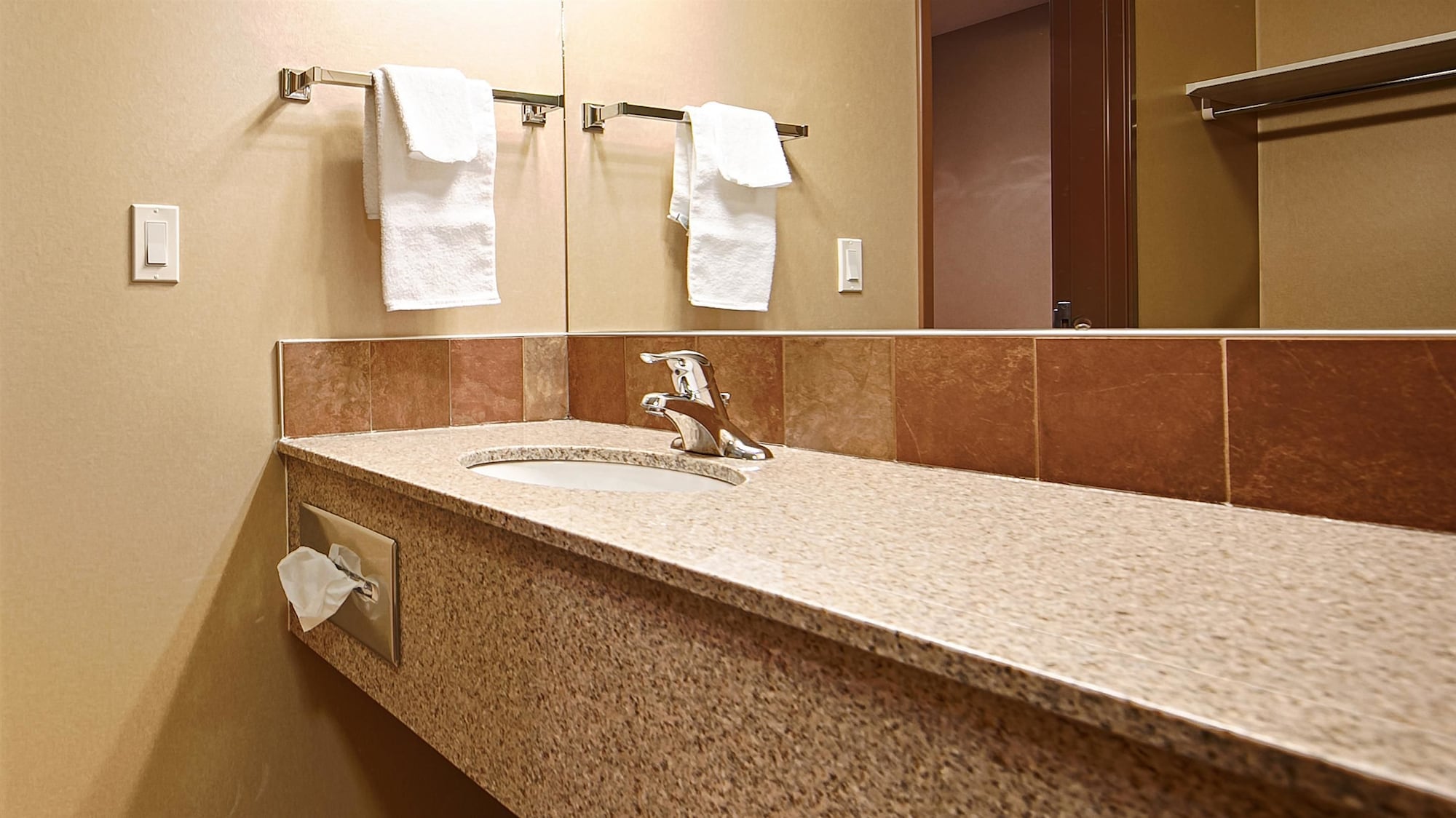 غرفة قياسية بسريرين كوين، Best Western Diamond Inn 6/6