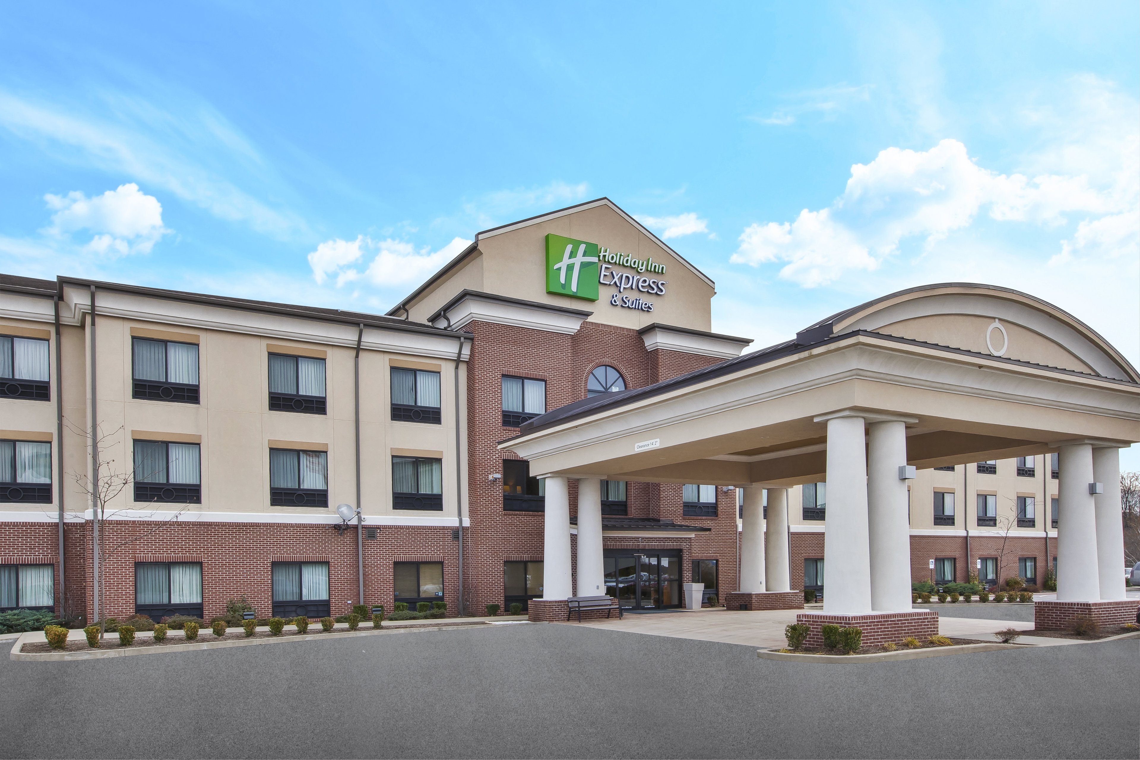 Holiday Inn Express Suites Wheeling 4/78