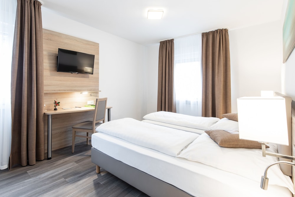 Hotel Koln 2020 10/30