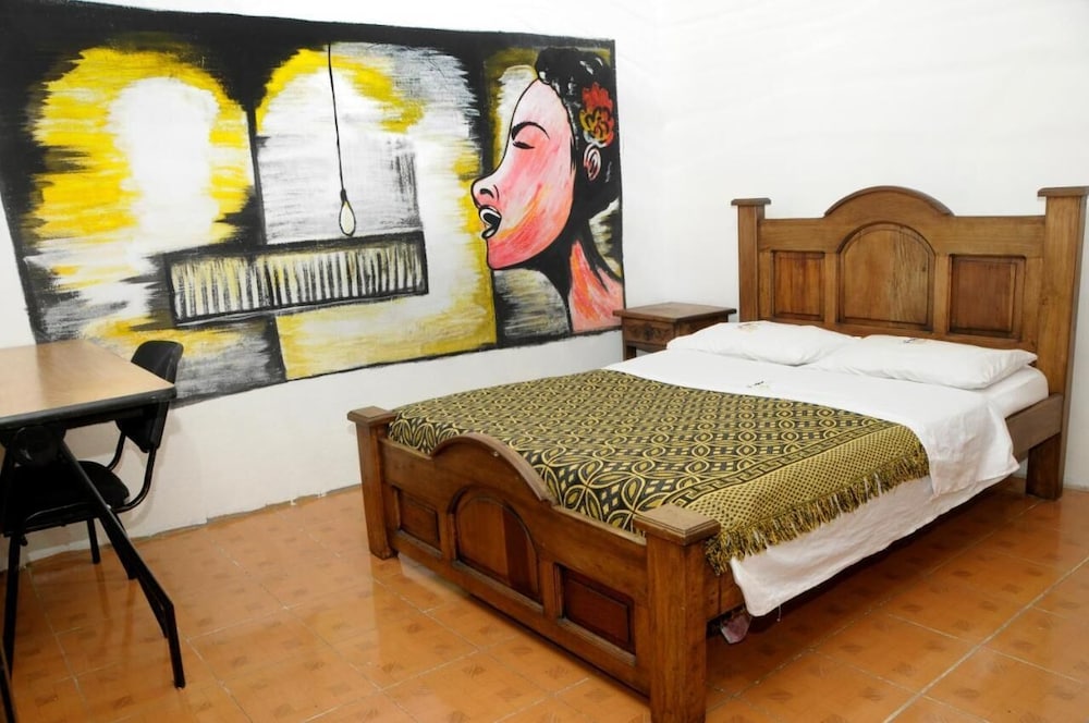 Hostal Chorro de Quevedo 12/31