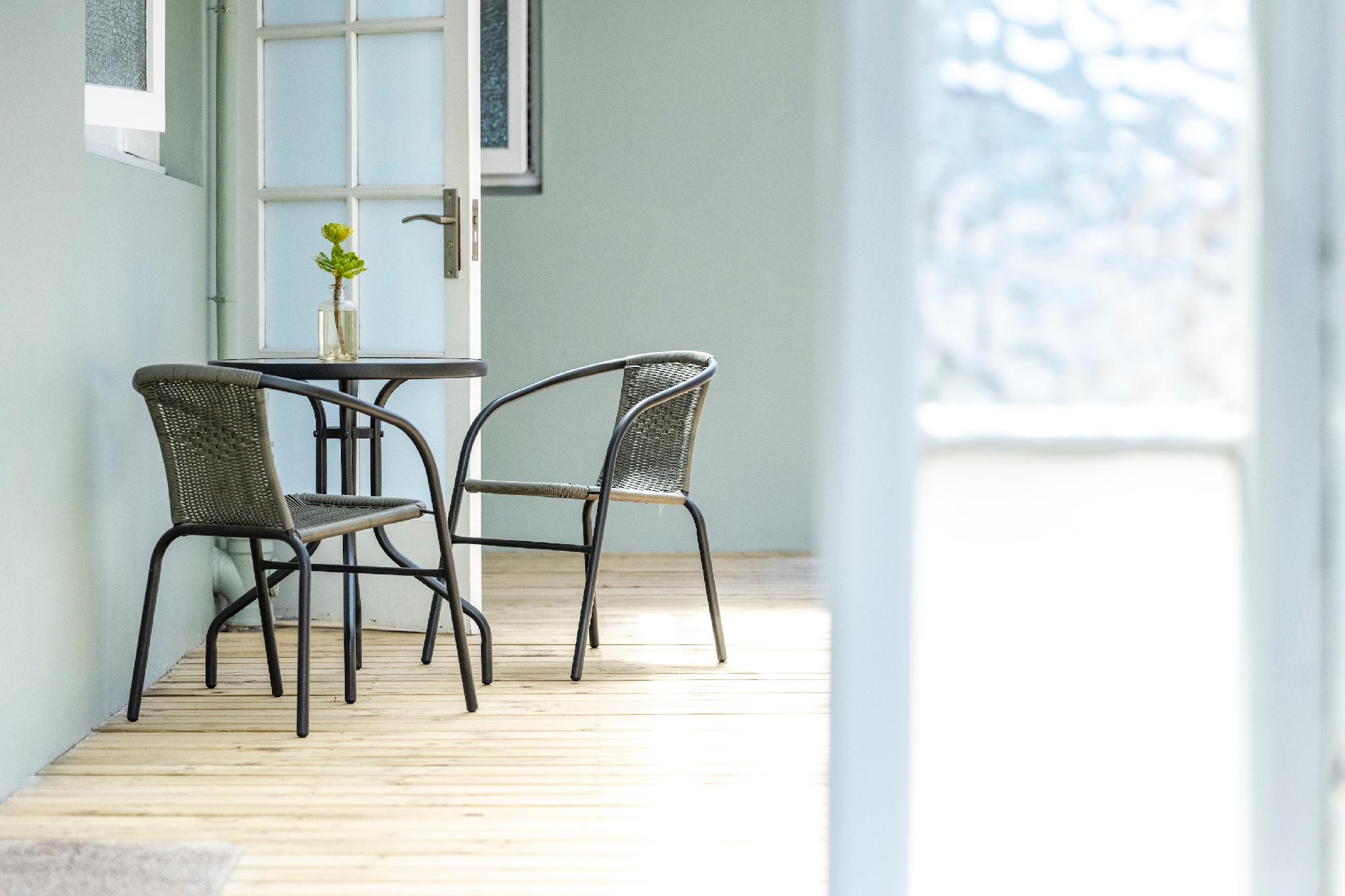 Retreat on Main Bed and Breakfast 5/7