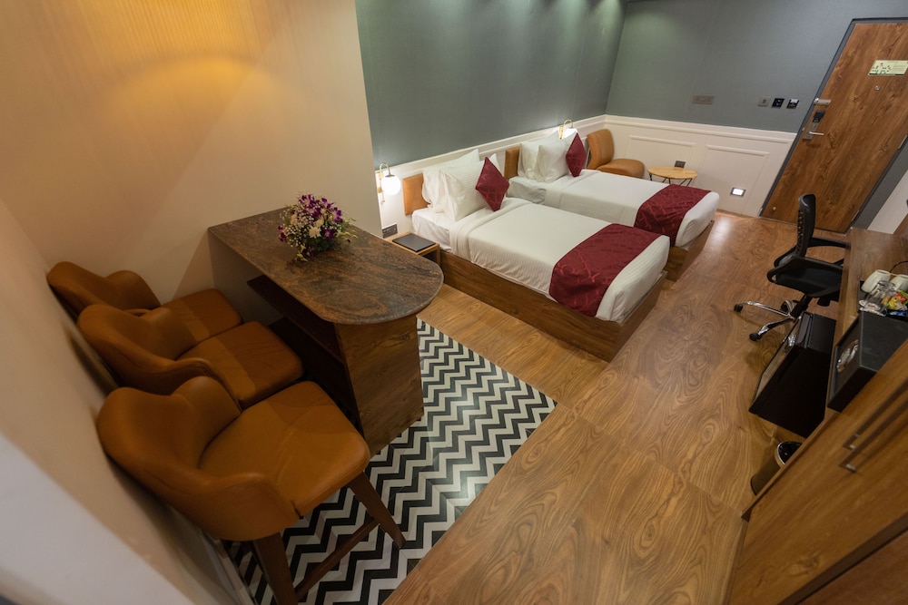 Superior, Double Bed, Clarks Inn Airport Hotel Bangalore 3/4