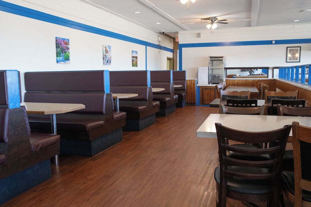 Ramada by Wyndham Dawson Creek 18/23