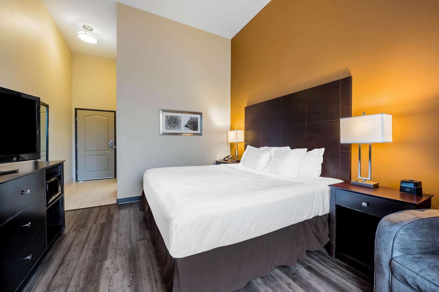 La Quinta Inn & Suites by Wyndham Marshall 10/27