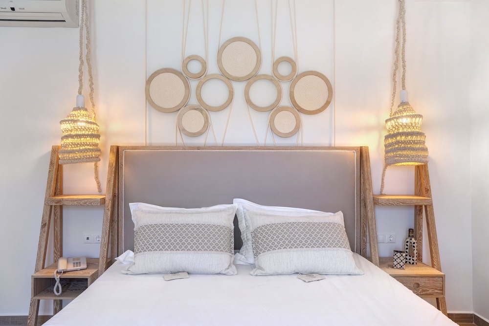 Dolphin Bay Seaside Resort & Suites 22/74