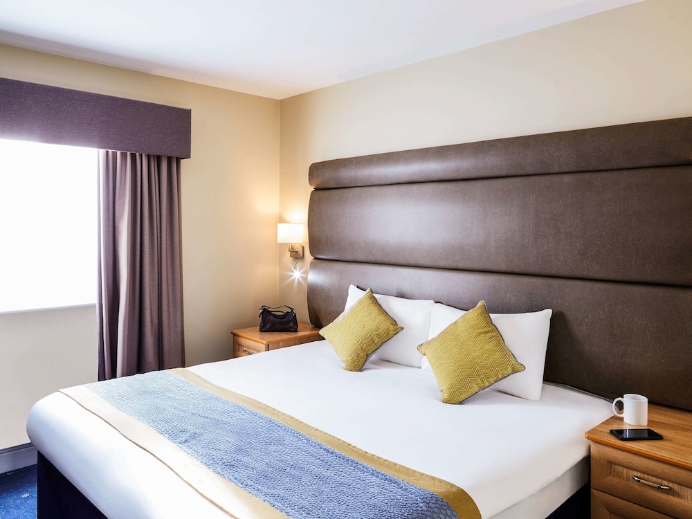 Mercure Newbury West Grange Hotel 12/72