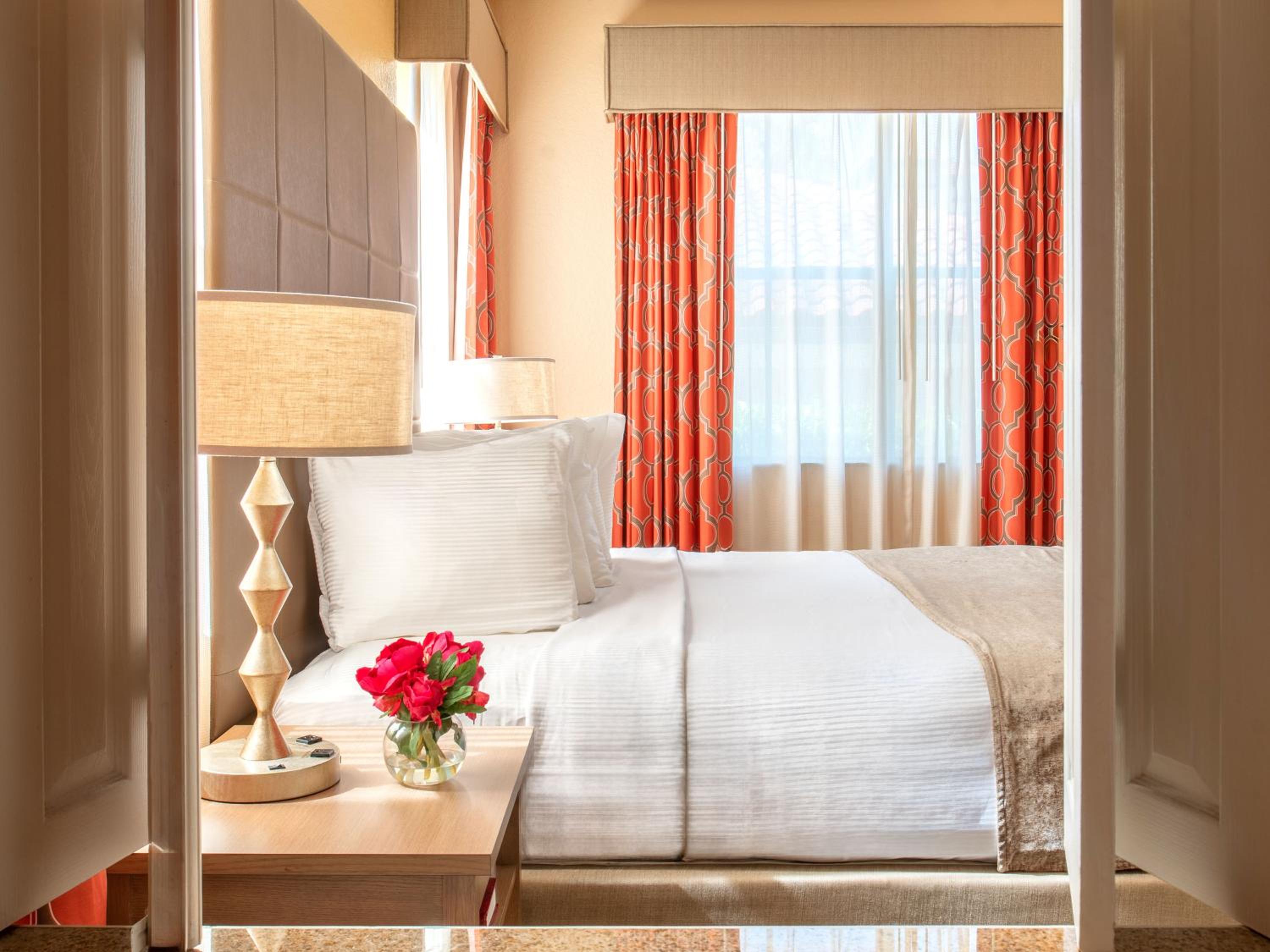 2 Bedrooms, Suite, Sofa, Floridays Orlando Resort 9/10