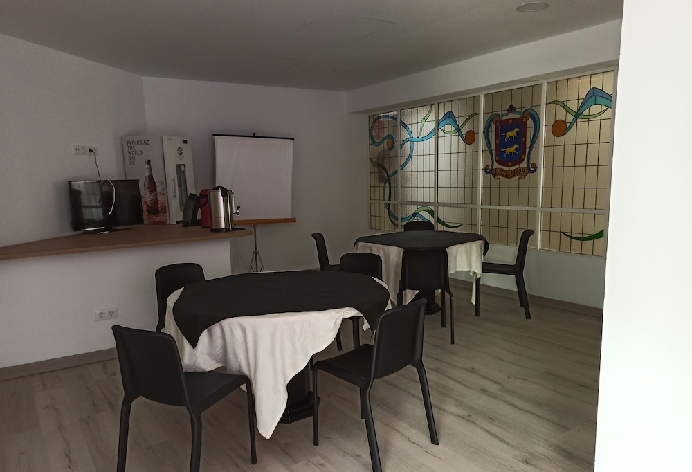 restaurant-cafeteria