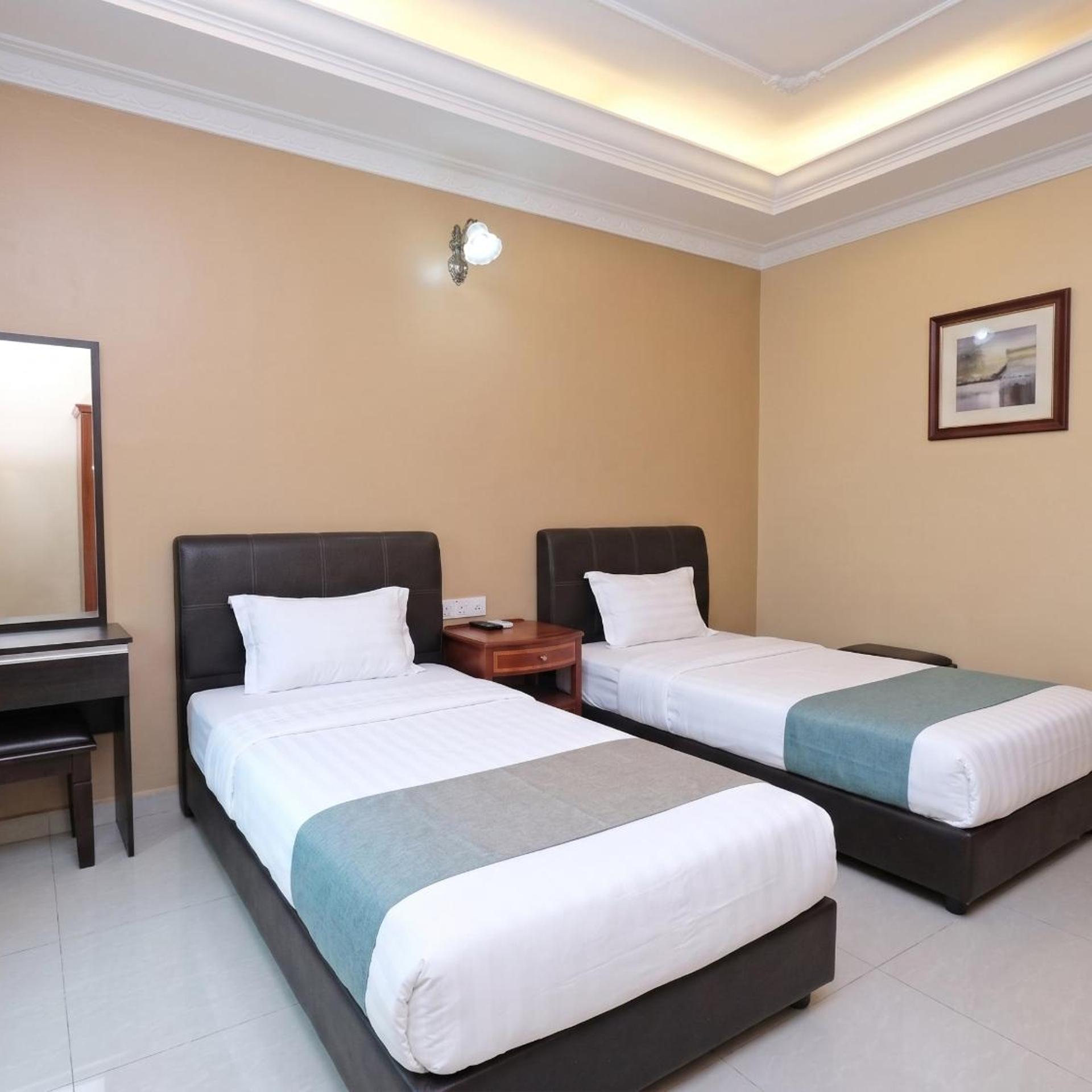 Swing & Pillows at Ayuni Hotel Bangi, Selangor 16/31