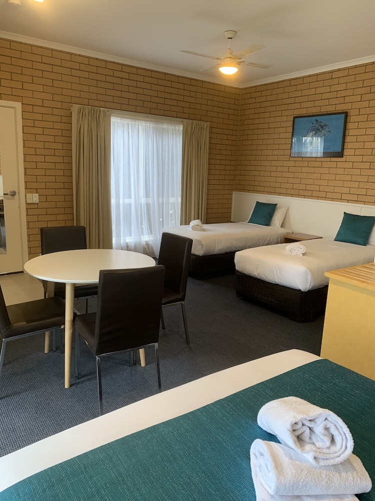 Port Campbell Parkview Motel Apartments 26/64