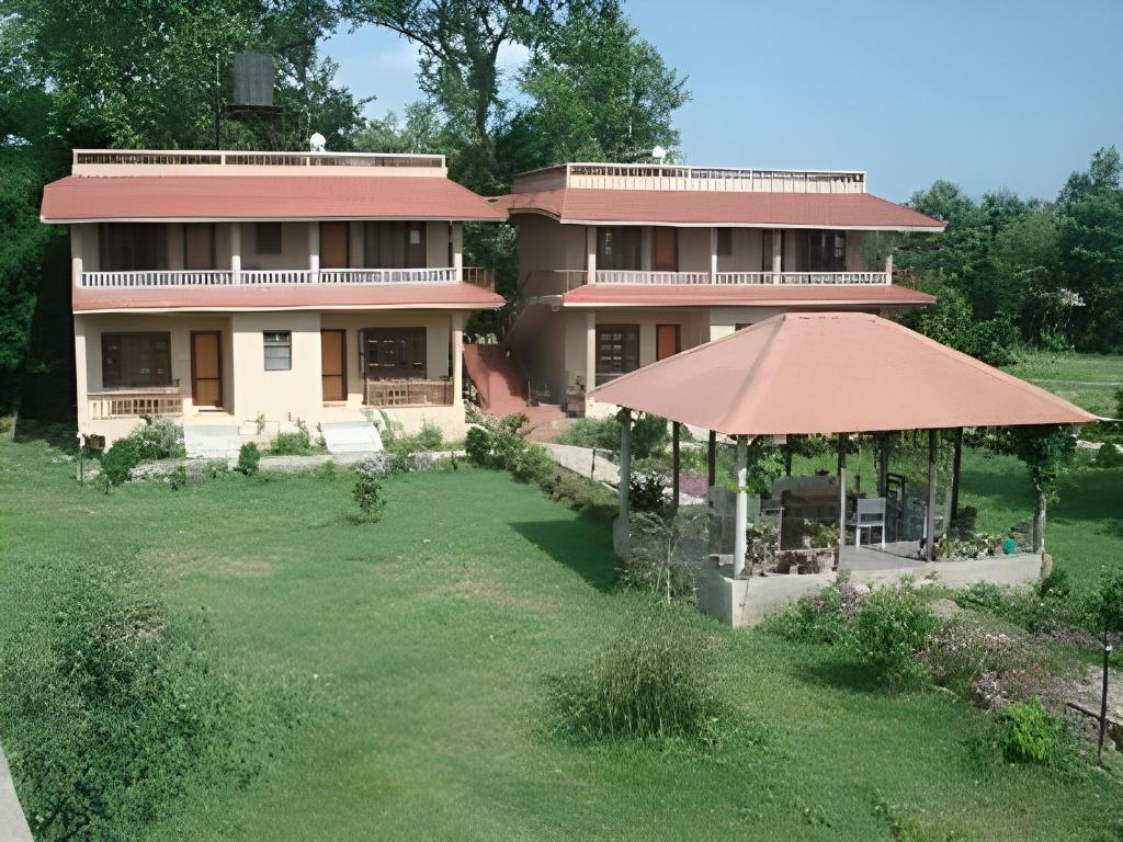 River Bank Inn 24/26