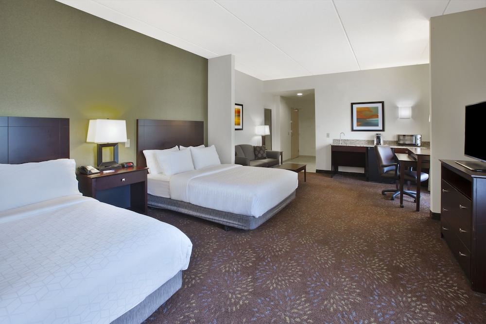 Holiday Inn Express Suites Geneva Finger Lakes 14/56