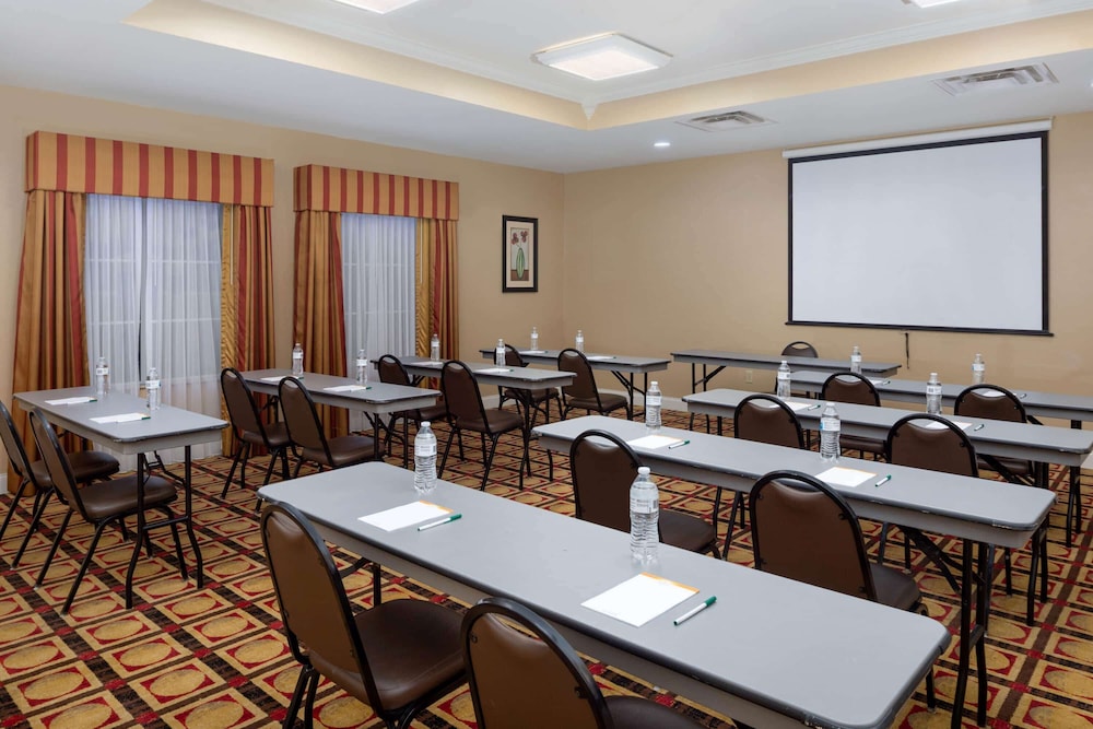 La Quinta Inn And Suites By Wyndham Macon West 36/42