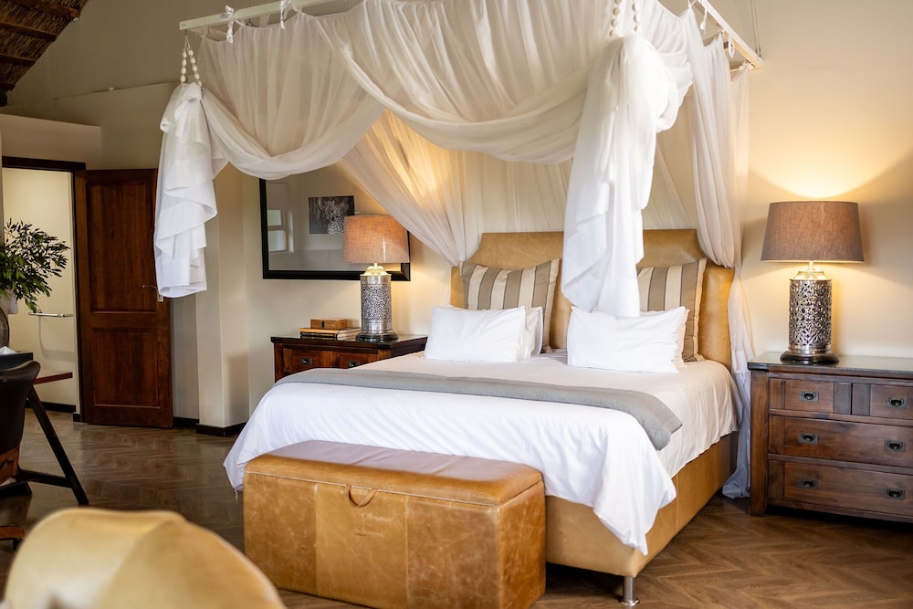Becks Safari Lodge 24/77
