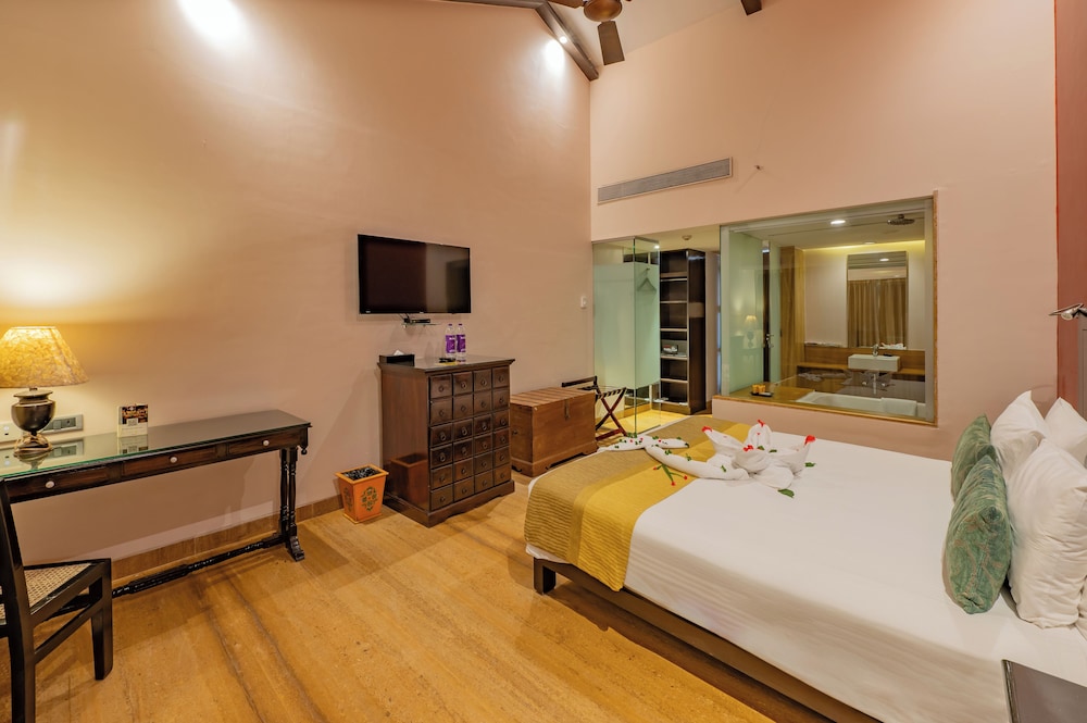 O Hotel Goa, Candolim Beach 12/50