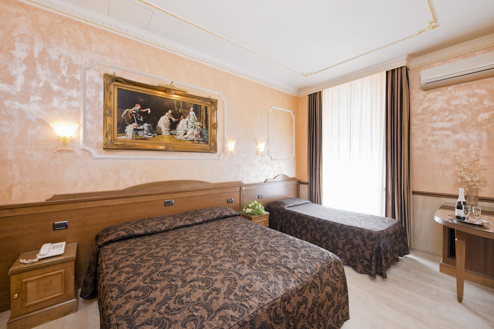 Marco Polo Hotel 23/52