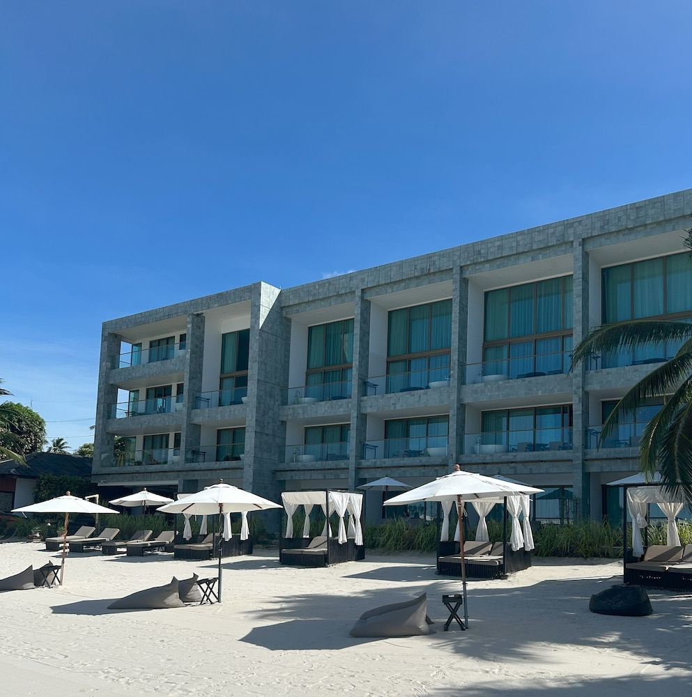 The Beach Samui 8/71