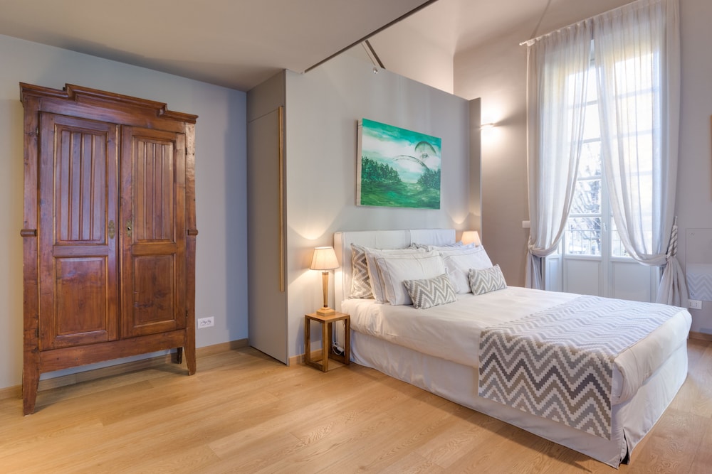 Palazzo Del Carretto Art Apartments 11/72