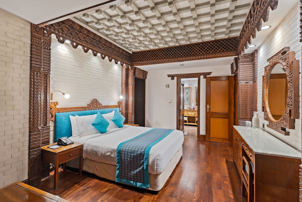Presidential, Newari, Suite, King Bed، Hotel Yak & Yeti 4/10