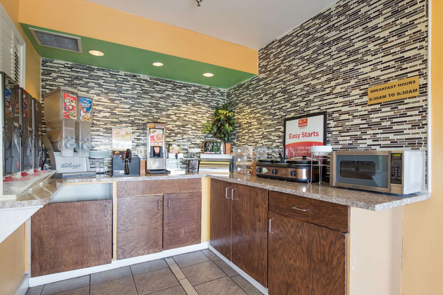 Econo Lodge Inn & Suites Brooks - Louisville South 9/23