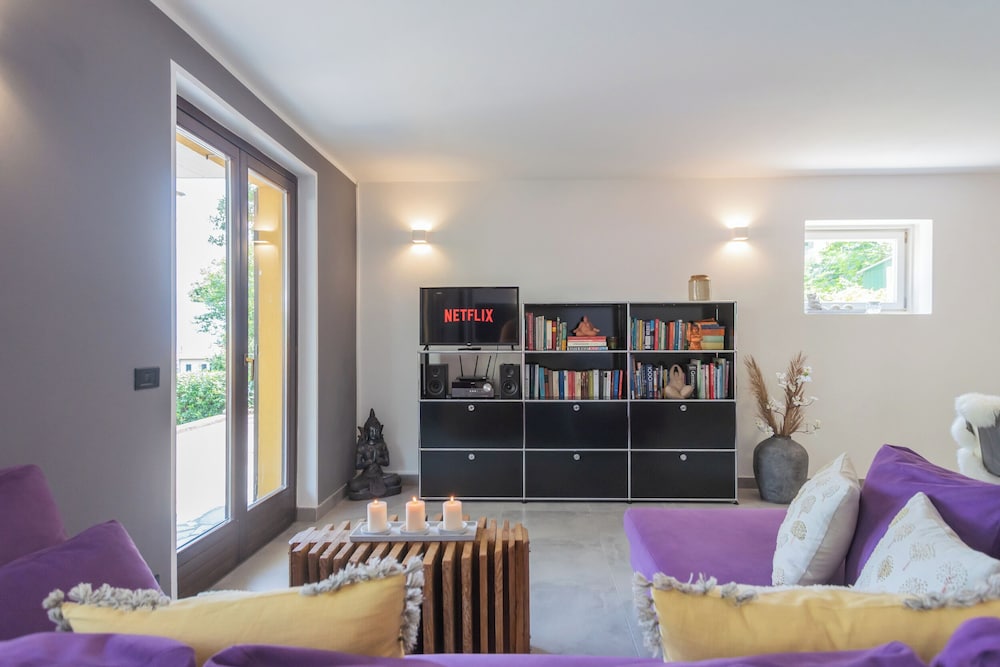 Harmony on the Lake by Rent all Como 24/42