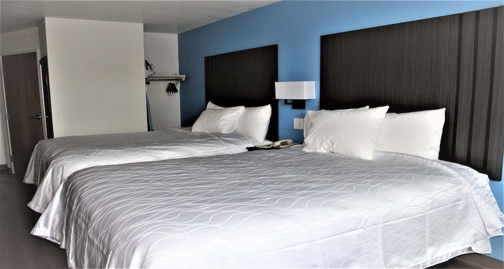 SureStay Plus Hotel by Best Western Niagara Falls East 7/17