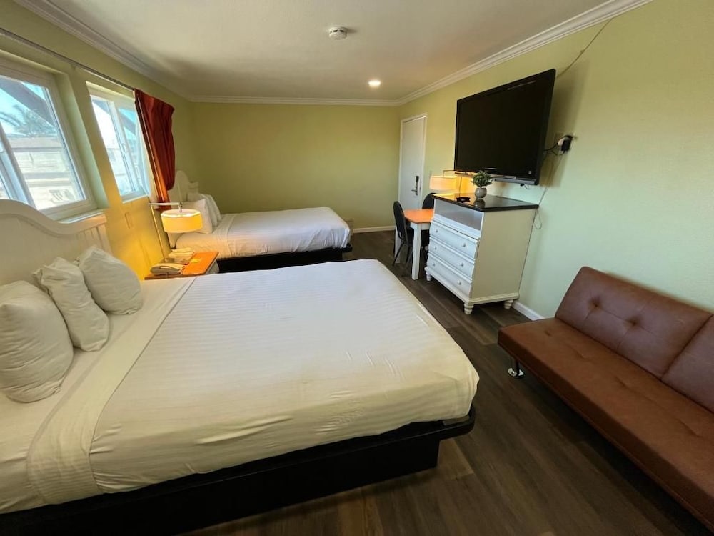 American Inn Grover Beach 21/56