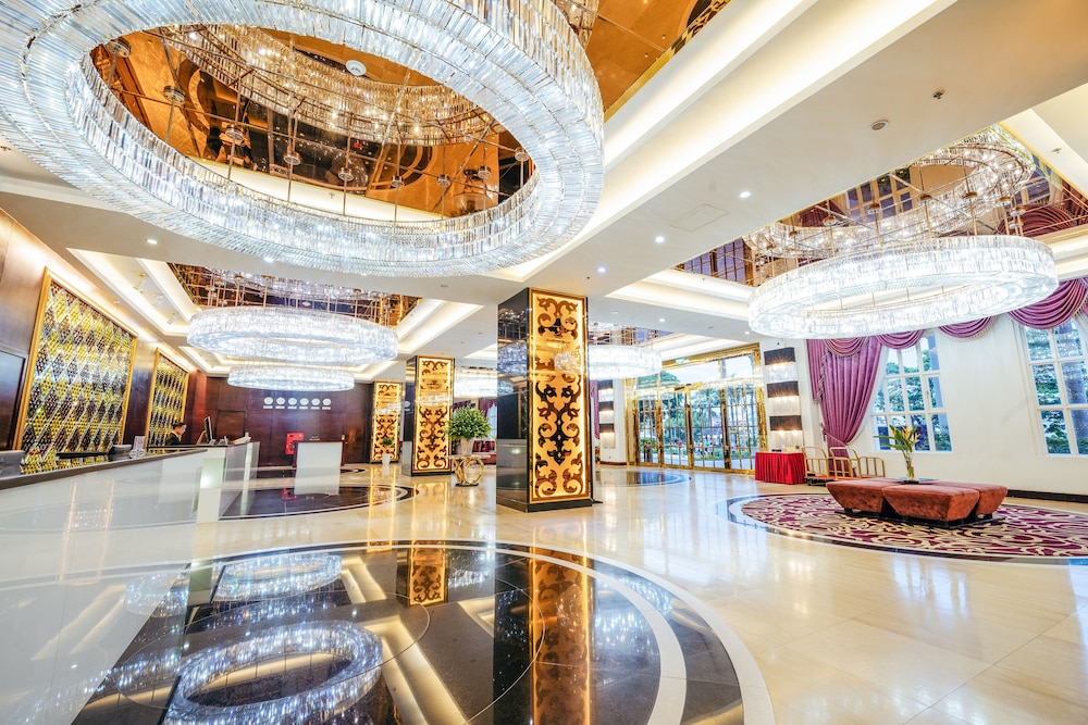 Royal Halong Hotel 12/70