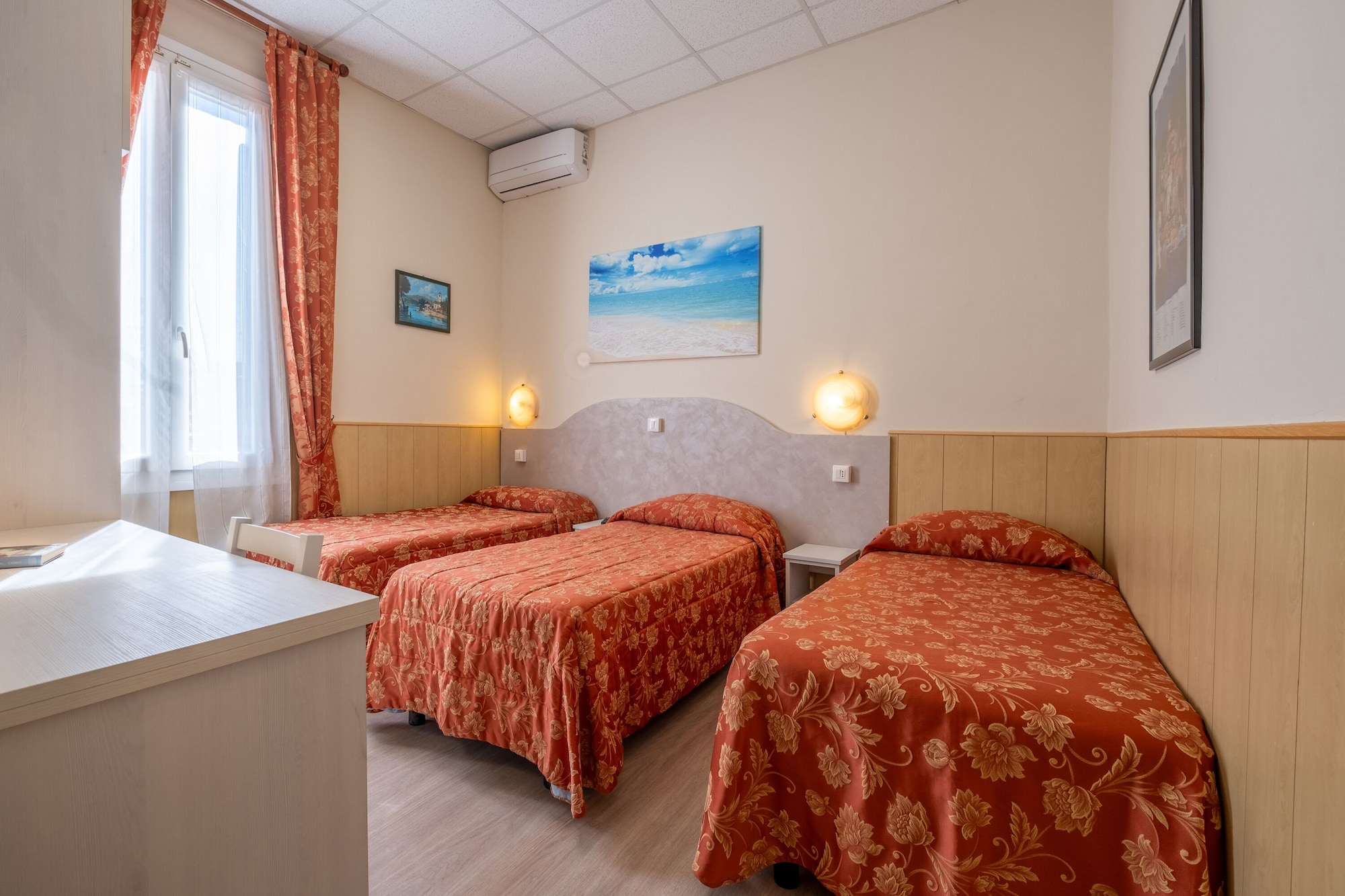 ROOM, TRIPLE