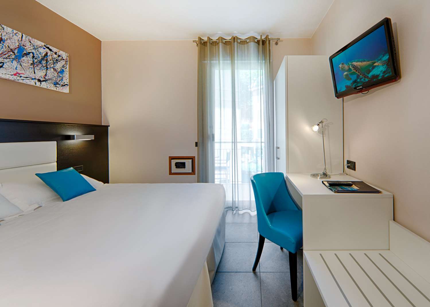 غرفة بسرير كوين بإطلالة على الحديقة بشرفة، Best Western Regina Elena 3/6