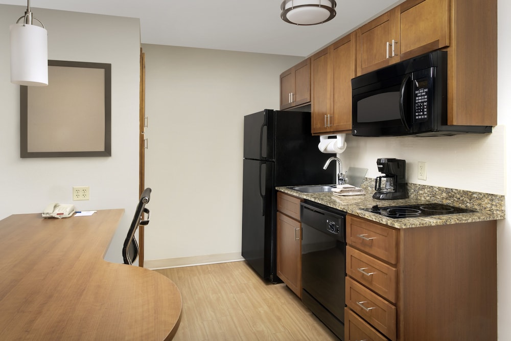 CANDLEWOOD SUITES BLUFFTON - HILTON HEAD 24/73