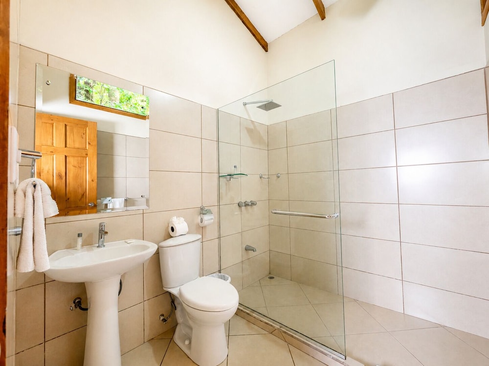 Monteverde Luxury Hotel 66/67
