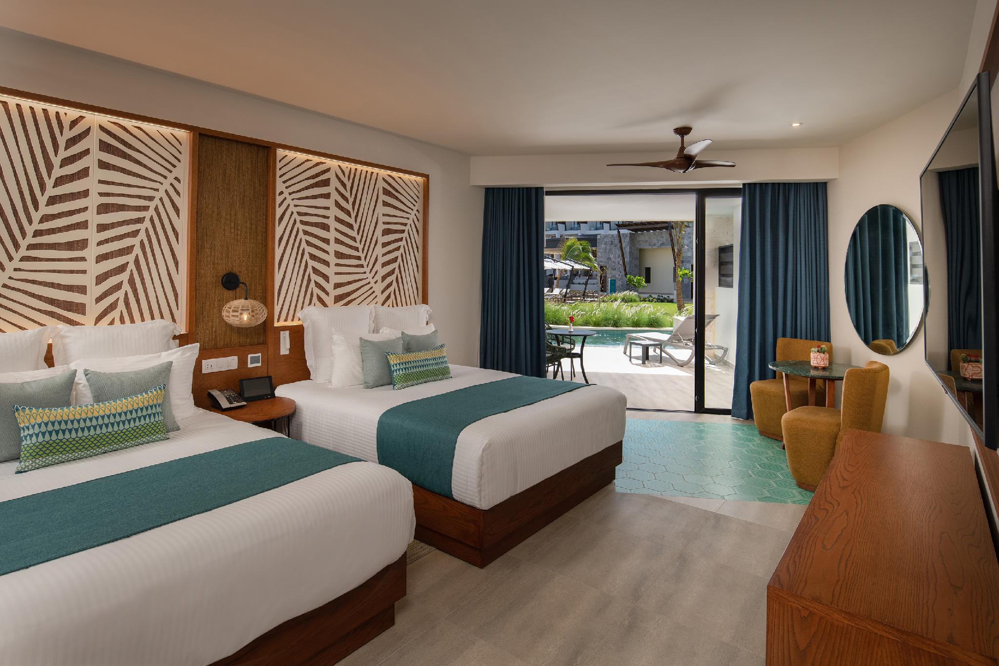 Preferred Club, Swim Out, Junior Suite, Double Bed