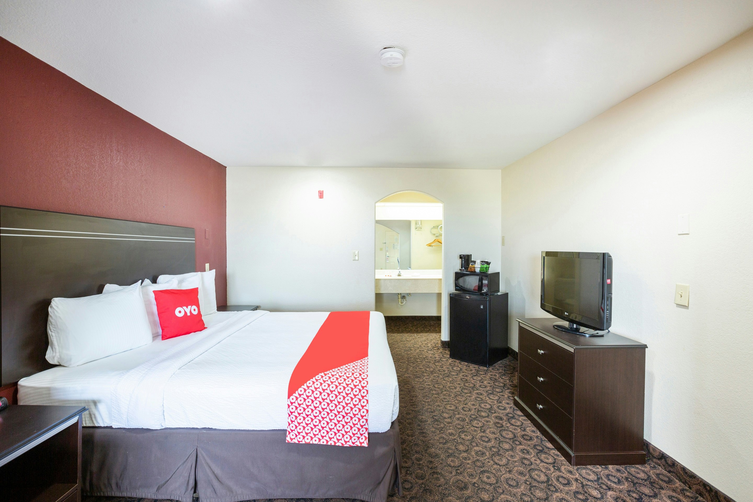 OYO Hotel LSU 37/70
