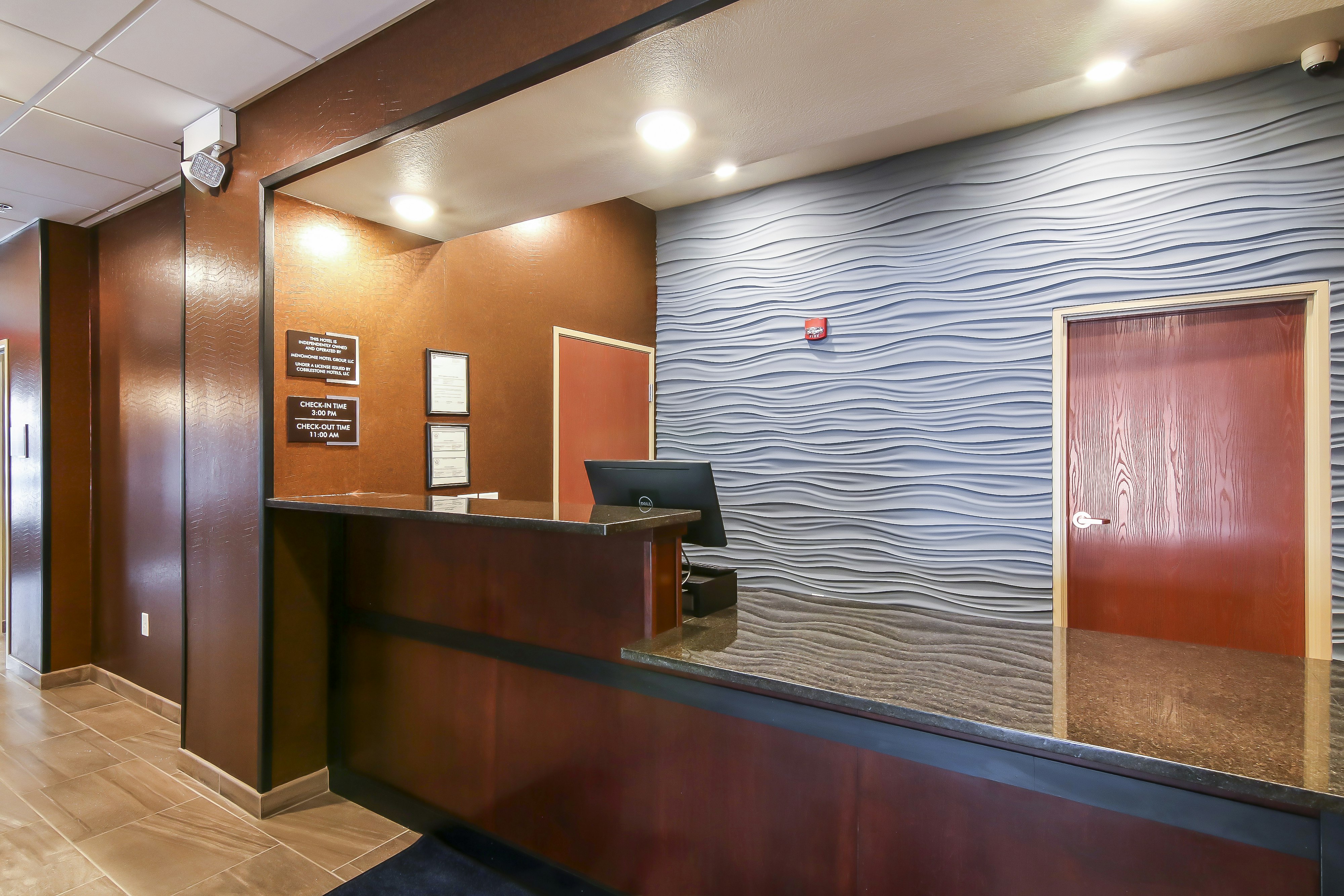 Cobblestone Inn & Suites at UW Stout Downtown Menomonie 4/54