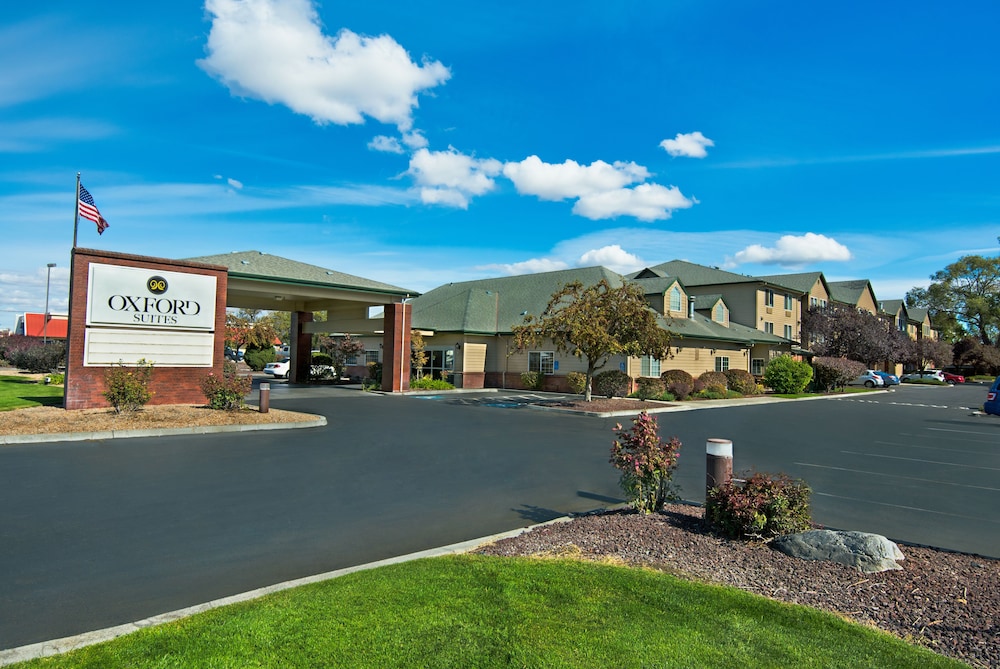 Oxford Suites Hermiston 2/39