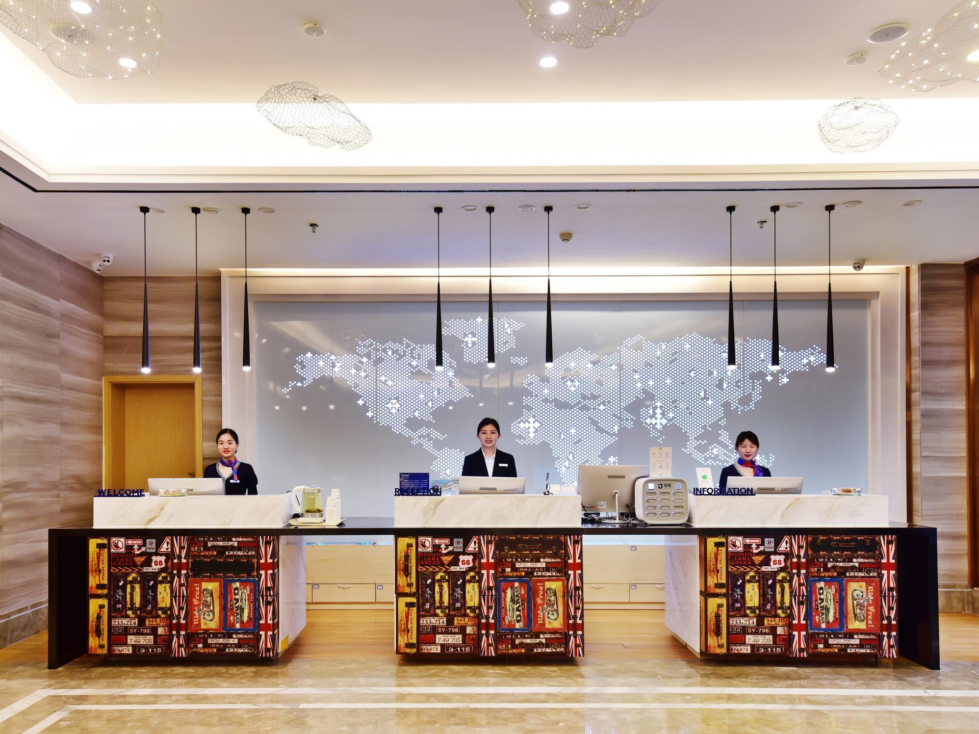Kyriad Hotel (Yiyang Xiufeng Park) 12/39