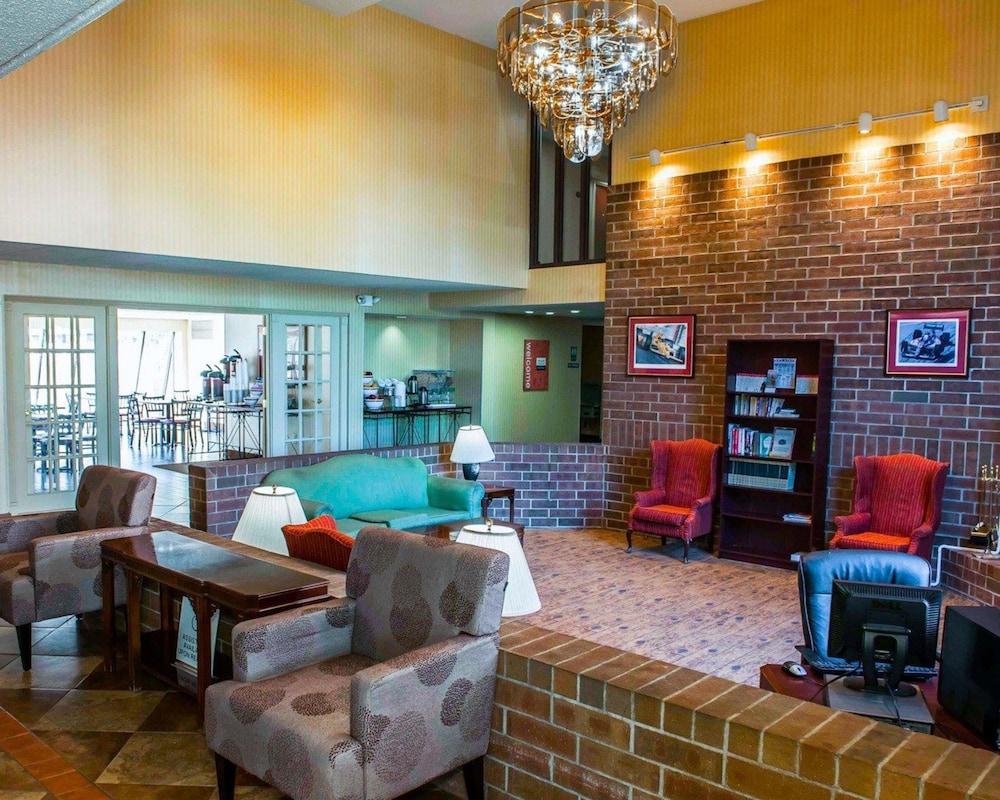 Comfort Inn & Suites Indianapolis Northwest - College Park 27/39