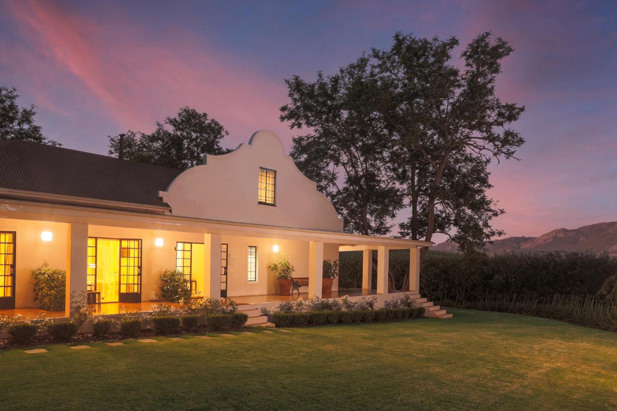 Elgin Country Lodge 2/40