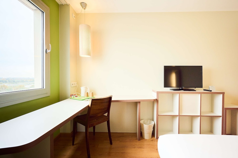 Travelodge BCN Cornella Fira 47/56