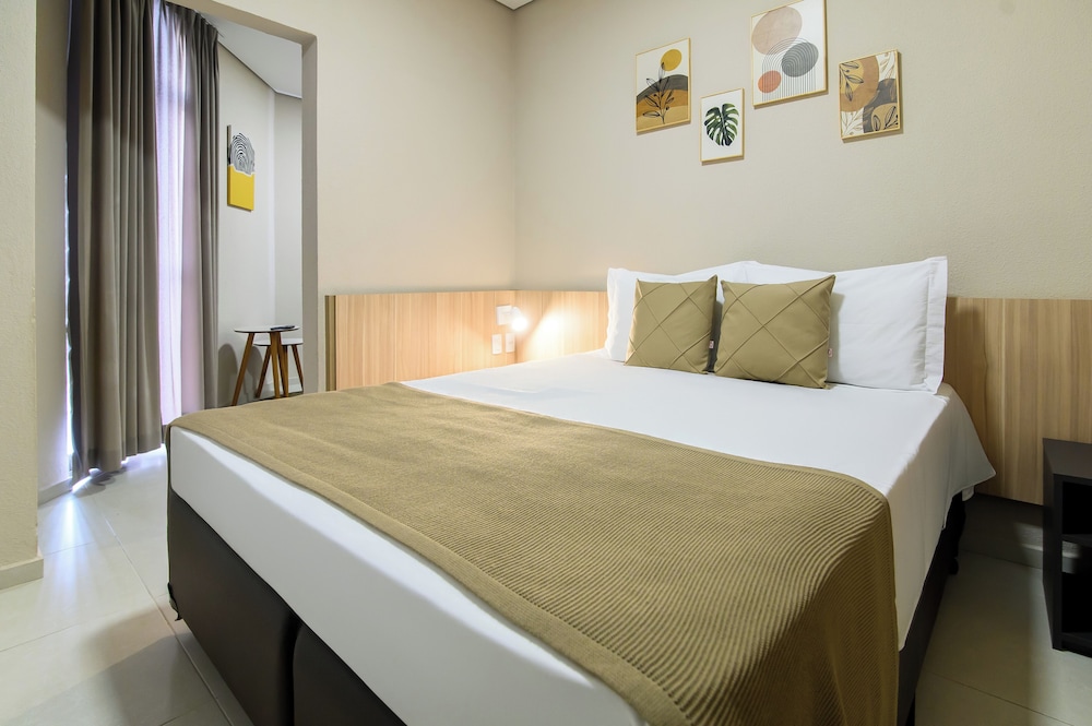 Hotel Santa Cruz 5/48