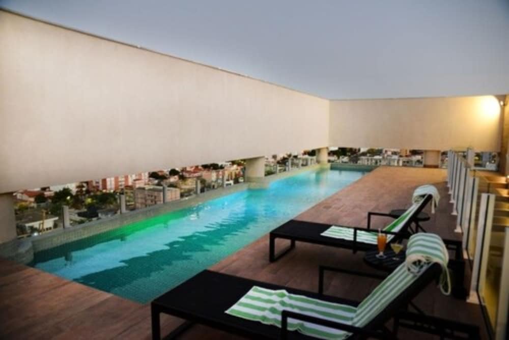 Dubai Suites 9/25