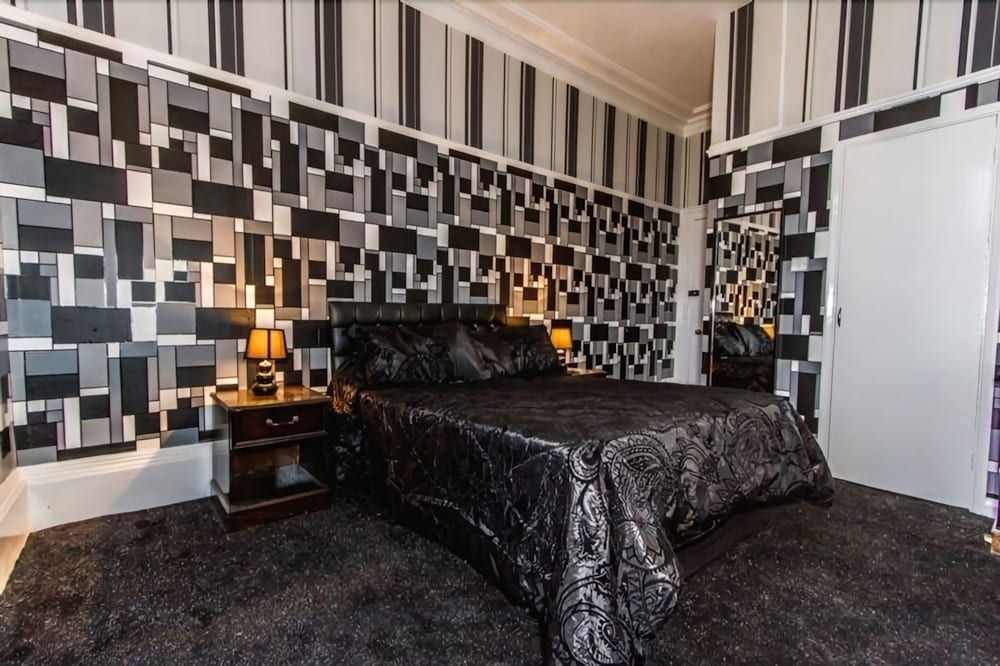 The Carlton Hotel 14/56