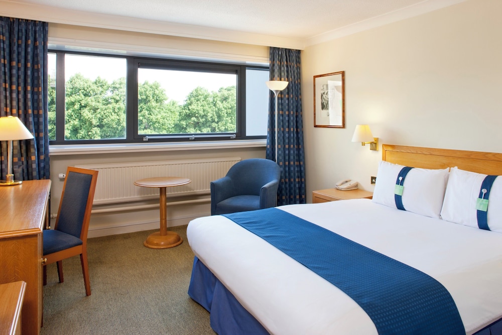 HOLIDAY INN CARDIFF CITY CENTRE 30/64