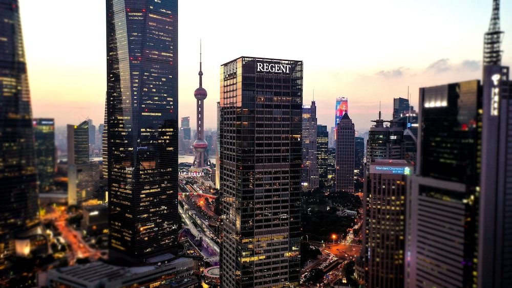 Regent Pudong Shanghai 24/84
