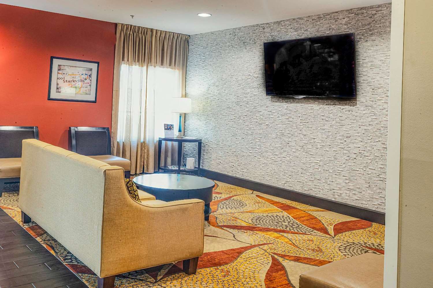 La Quinta Inn & Suites by Wyndham Starkville at MSU 46/53
