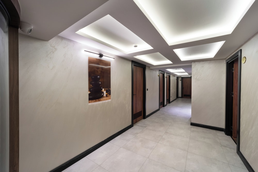 Orka Royal Hotel 35/50