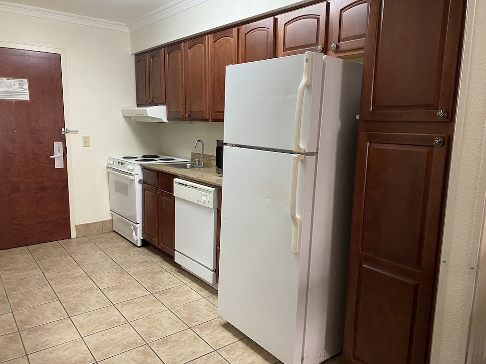 Best Western Plus Atlantic City West Extended Stay And Suites 44/45